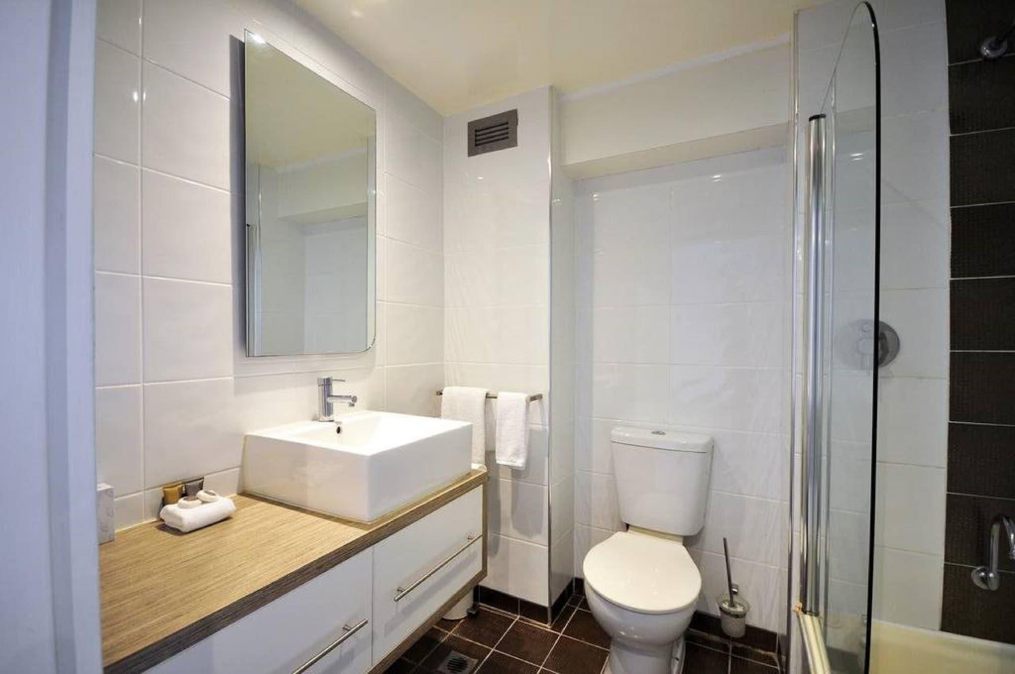 อะควอเรียส ออนเดอะ บีช Aparthotel ทาวน์วิล ภายนอก รูปภาพ