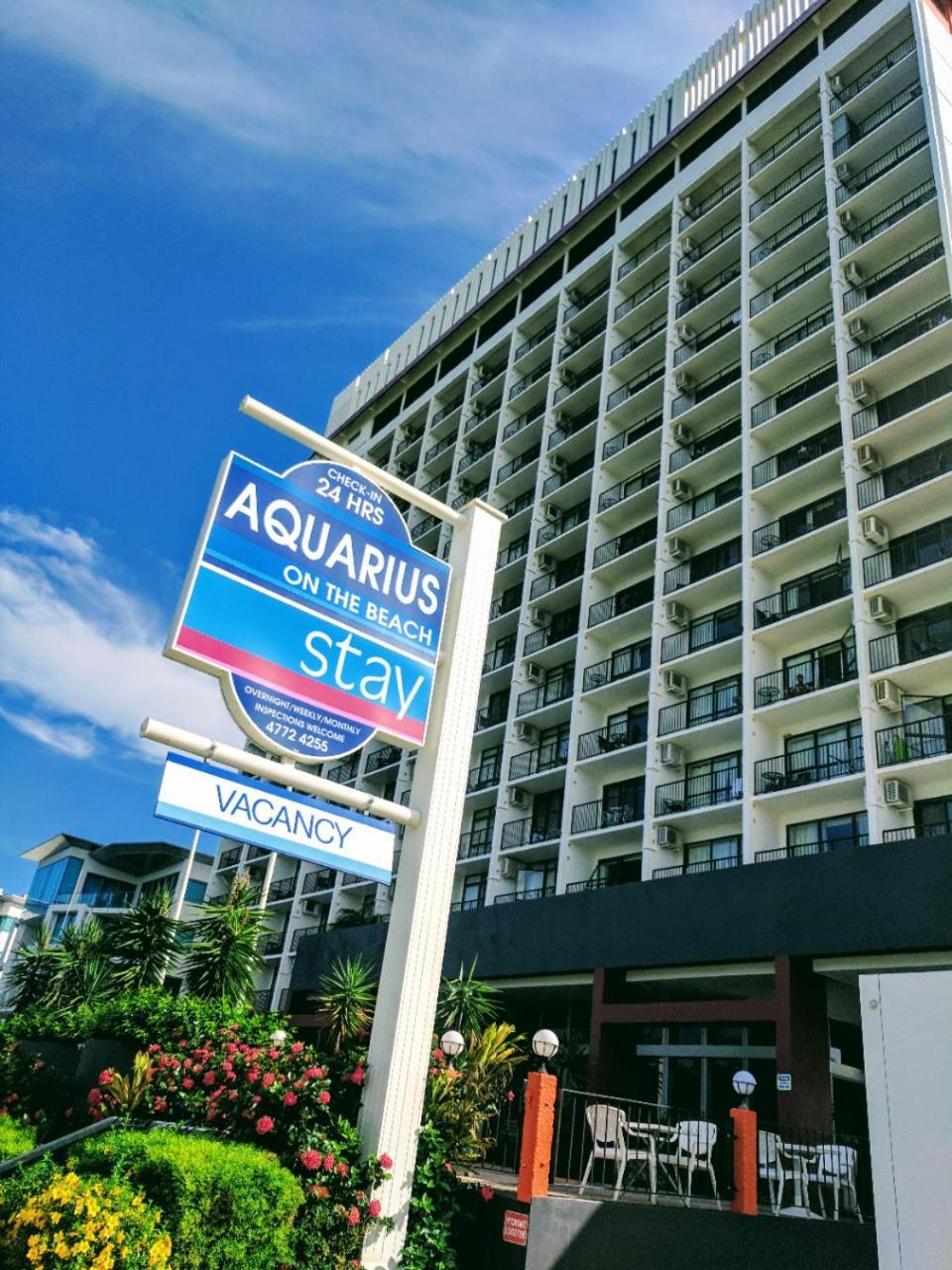 อะควอเรียส ออนเดอะ บีช Aparthotel ทาวน์วิล ภายนอก รูปภาพ