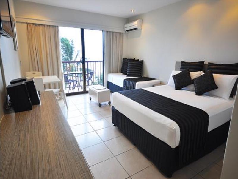 อะควอเรียส ออนเดอะ บีช Aparthotel ทาวน์วิล ภายนอก รูปภาพ
