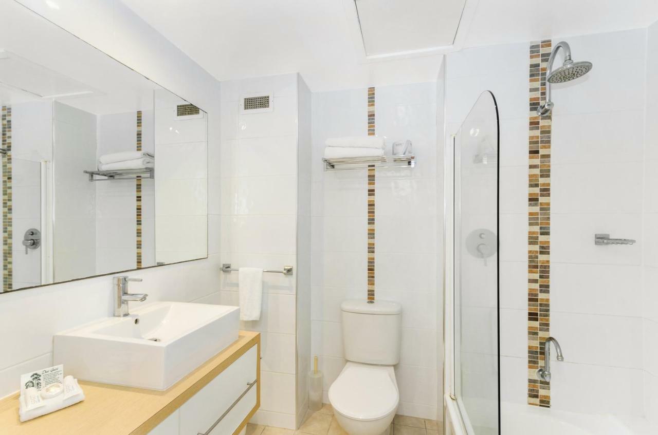 อะควอเรียส ออนเดอะ บีช Aparthotel ทาวน์วิล ภายนอก รูปภาพ